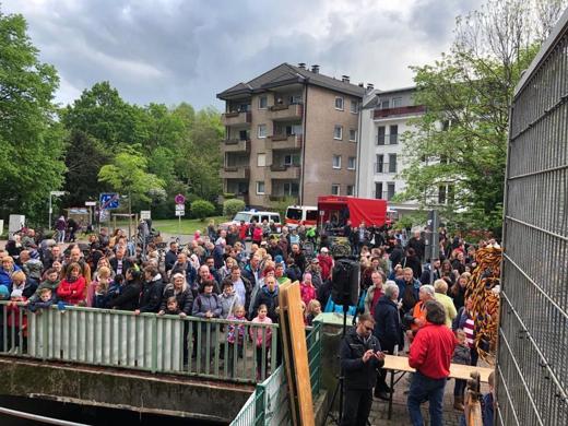 Dinslaken drängt sich an der Startbrücke